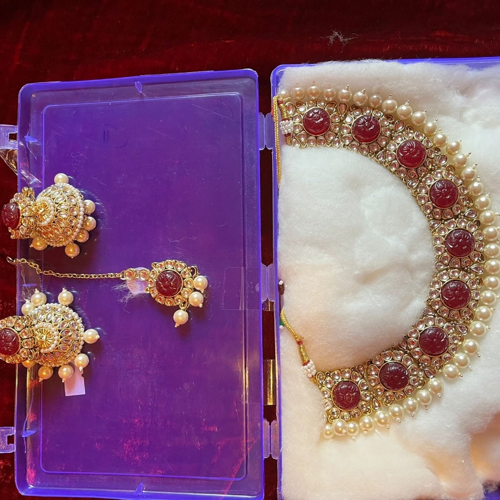 Jewellery - Picture 4 of 16